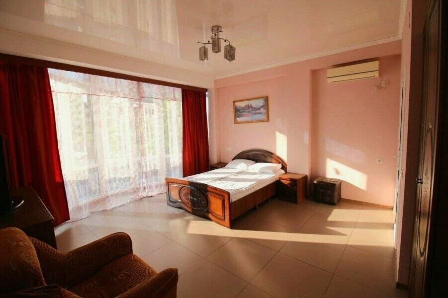 Двухместный номер с боковым видом на море